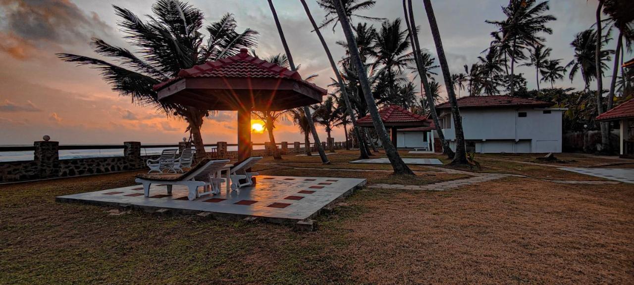 Nu-Vin Beach Hotel Ahangama Exteriör bild