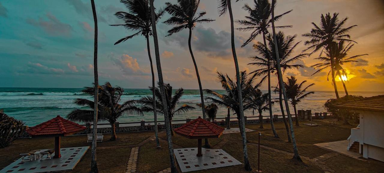 Nu-Vin Beach Hotel Ahangama Exteriör bild