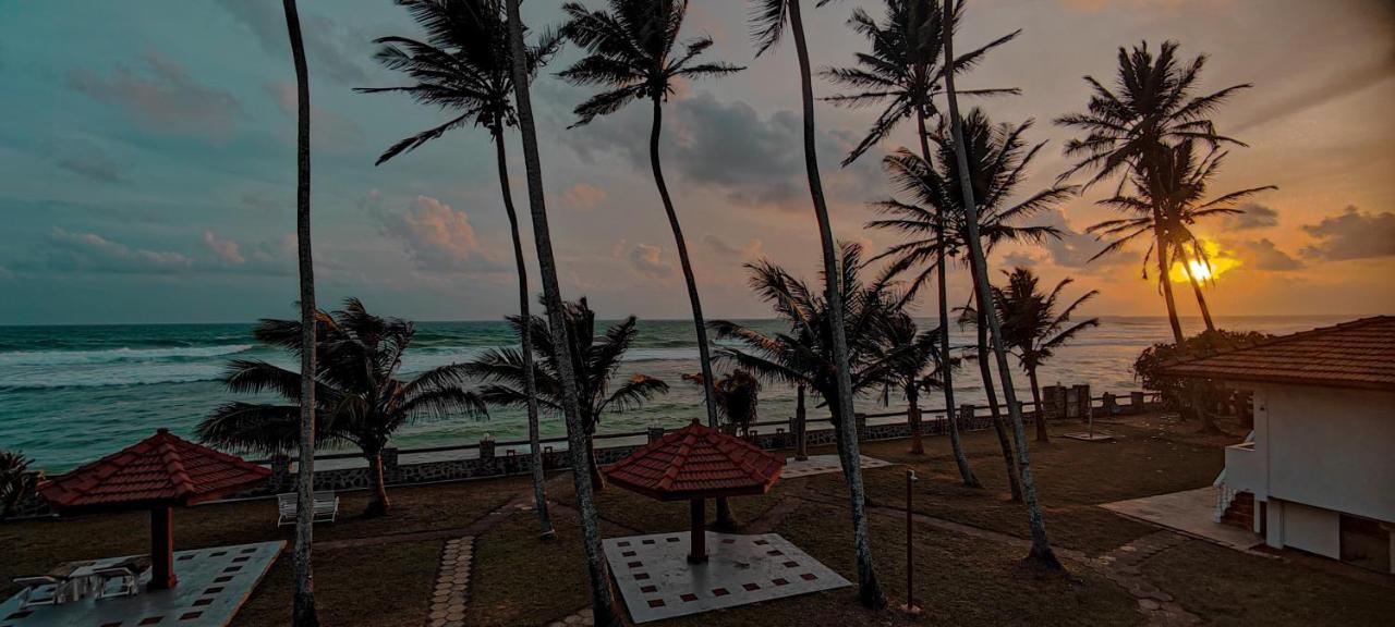 Nu-Vin Beach Hotel Ahangama Exteriör bild