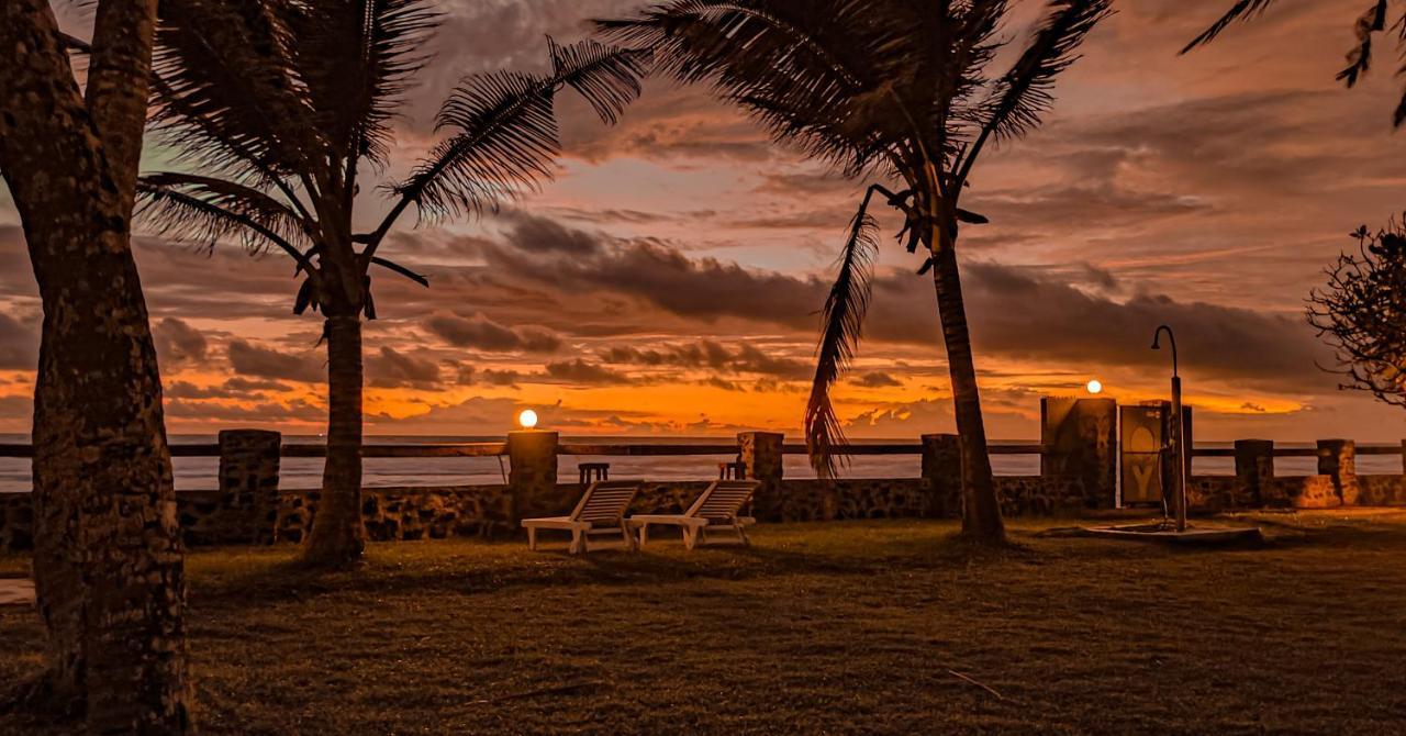 Nu-Vin Beach Hotel Ahangama Exteriör bild