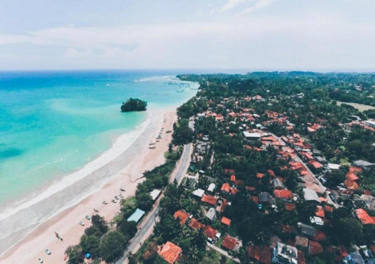 Nu-Vin Beach Hotel Ahangama Exteriör bild