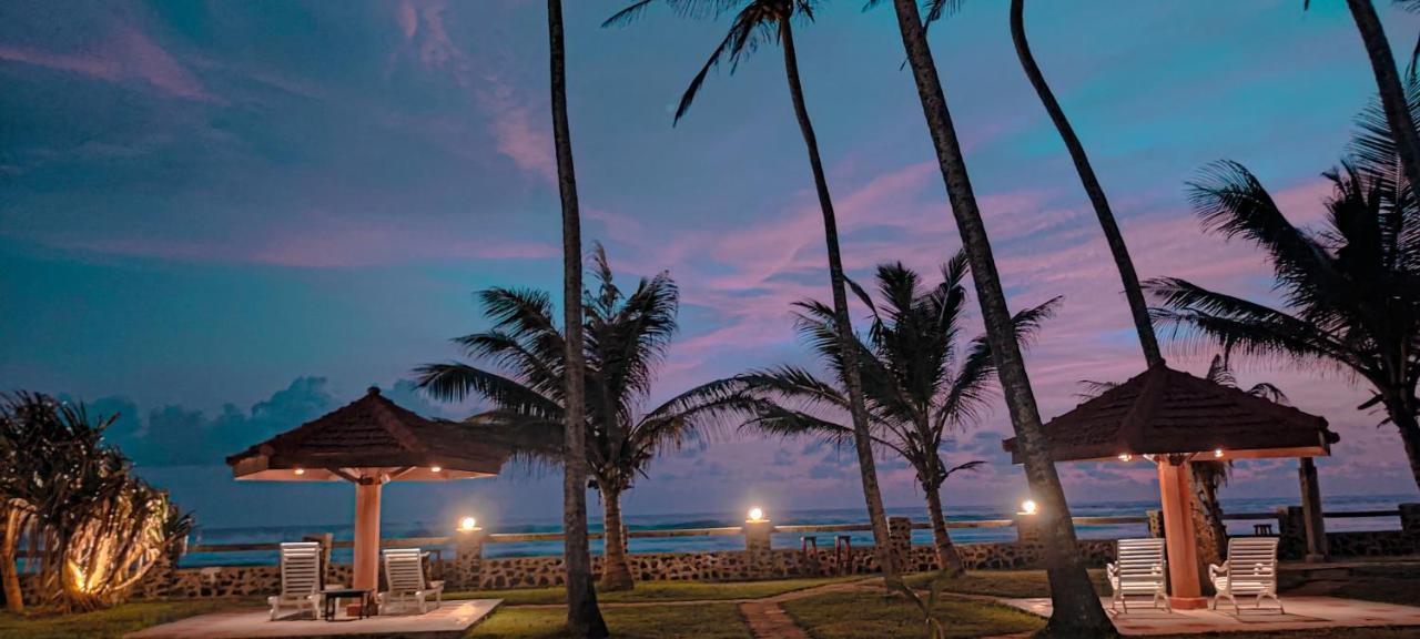 Nu-Vin Beach Hotel Ahangama Exteriör bild